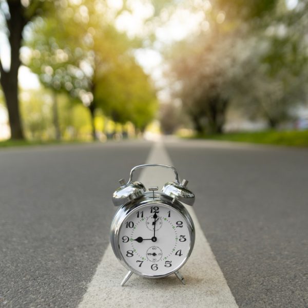 reloj-circular-al-aire-libre-bodegon